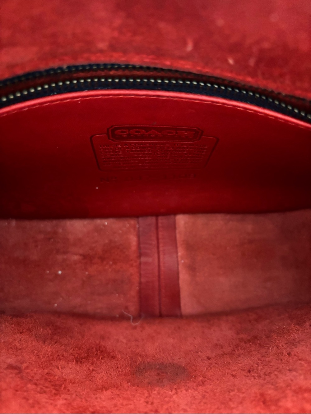 RARE Authentic VINTAGE RED Coach City Bag. Inside is clean.  CROSSBODY 9790 - Picture 7 of 9